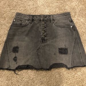Free People distressed denim skirt size 29